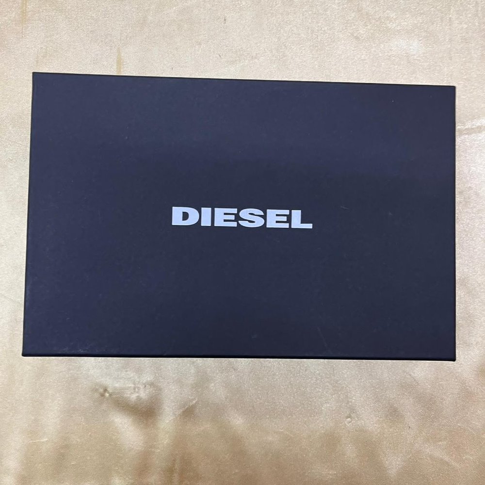 NWT Diesel 1 pc Inagaua New Granato Loop Wallet - Picture 2 of 7